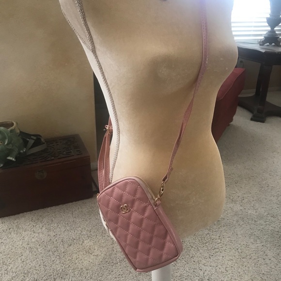 Crossbody Cellphone Bags - Picture 6 of 7